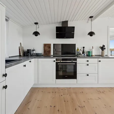 Solbritt - 30m From The Sea By Interhome Feriehus